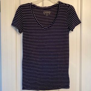 Mudd Everyday Relaxed Fit Navy & White Striped Short Sleeves Crewneck T-Shirt